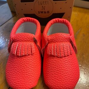 Sweet N Swag Kids Coral Moccasin Shoes size 3